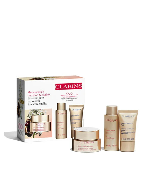 ערכת מוצרי קוסמטיקה של Clarins, כוללת קרמים ותכשירים, מוצג על רקע לבן, חנות CHOZEN