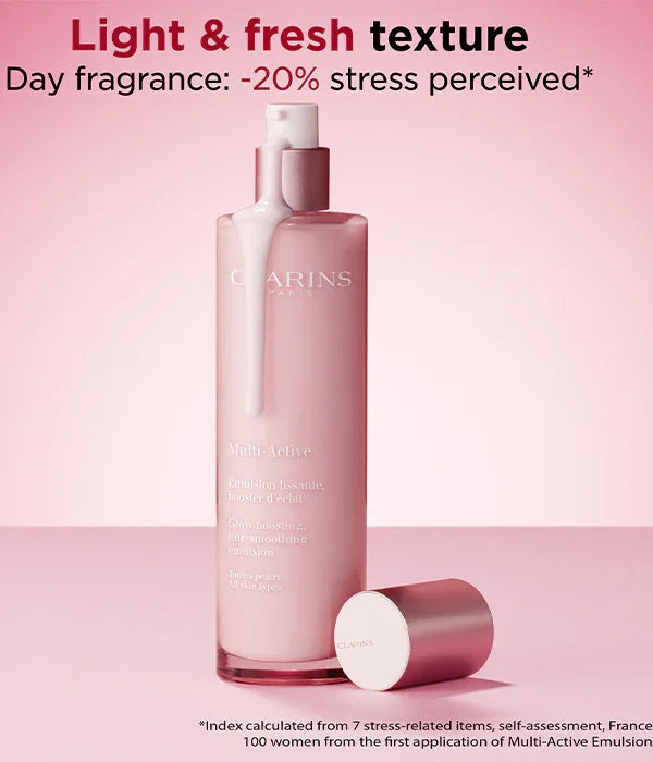 אמולסיה ורודה של Clarins Multi-Active על רקע ורוד, מוצר יוקרה מבית CHOZEN להענקת זוהר