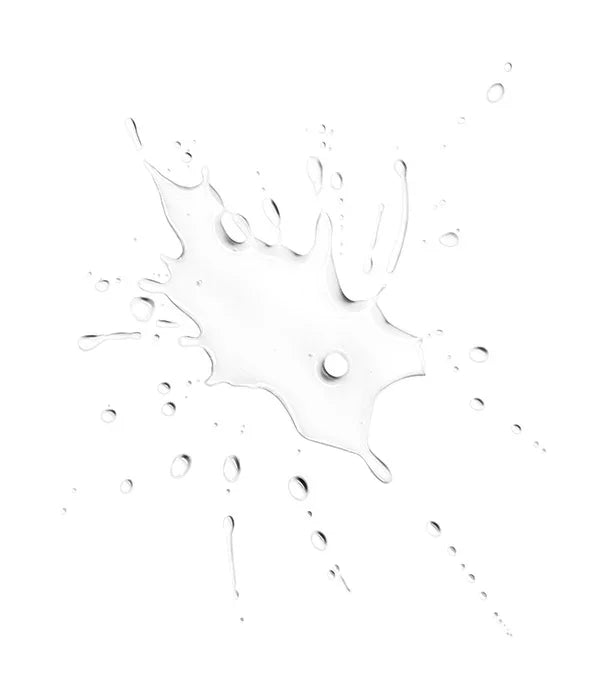 נתז שקוף של נוזל על רקע לבן, צילום מוצר CHOZEN, קבוצת אלפא