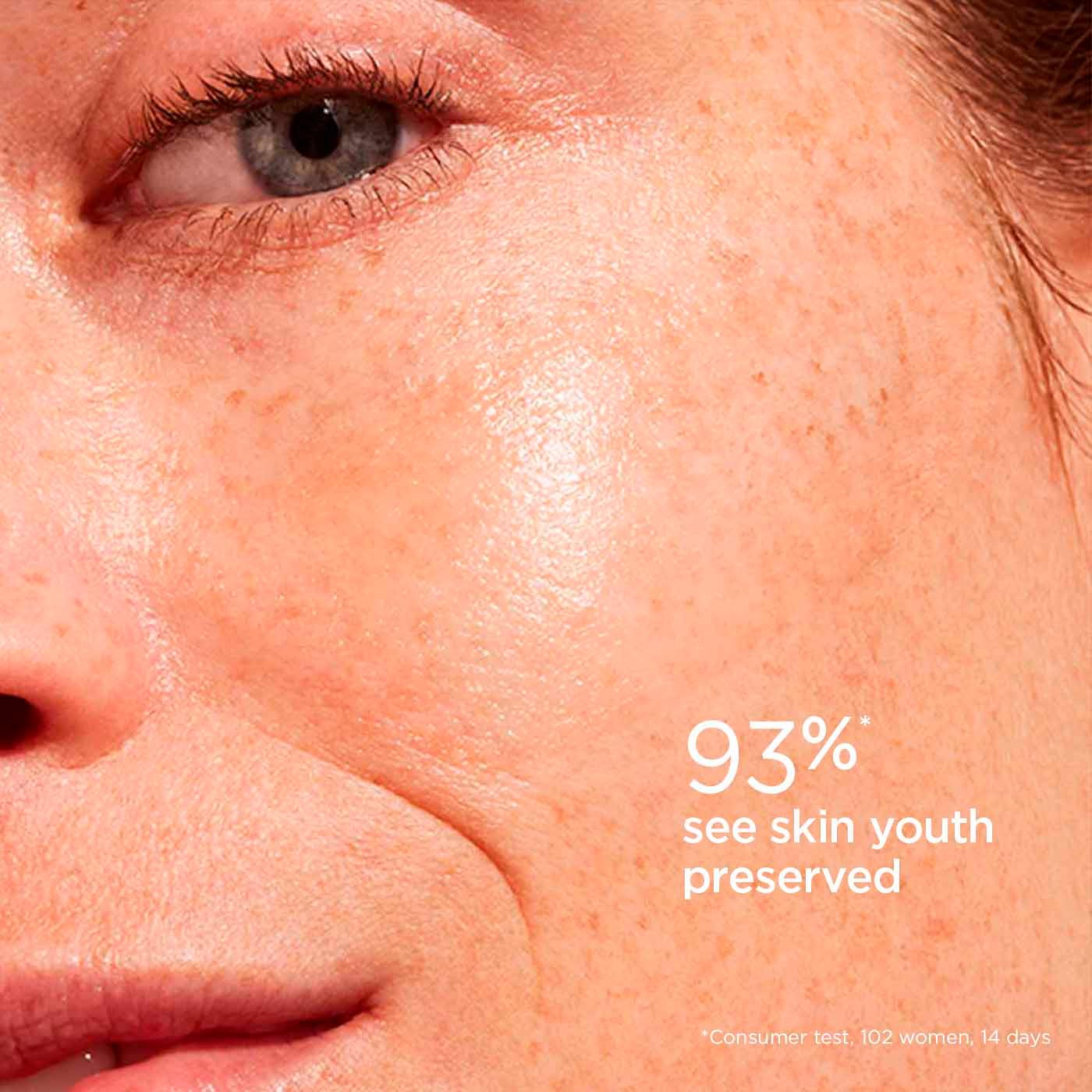 תקריב של עור פנים חלק וזוהר, מתאים למותג טיפוח עור CHOZEN מבית קבוצת אלפא