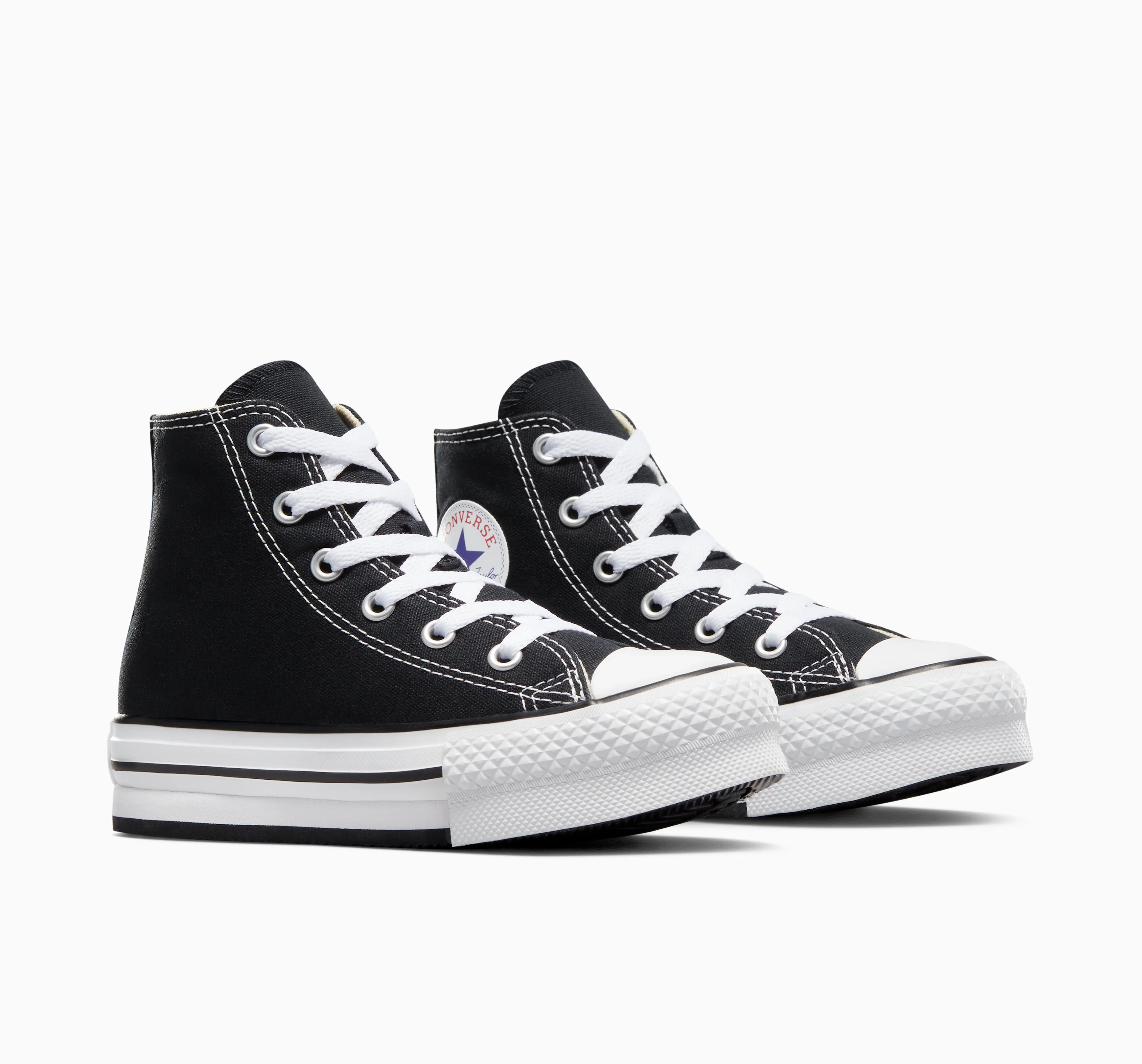 נעלי Converse גבוהות קלאסיות בצבע שחור ולבן, מבית המותגים המובילים ב-CHOZEN