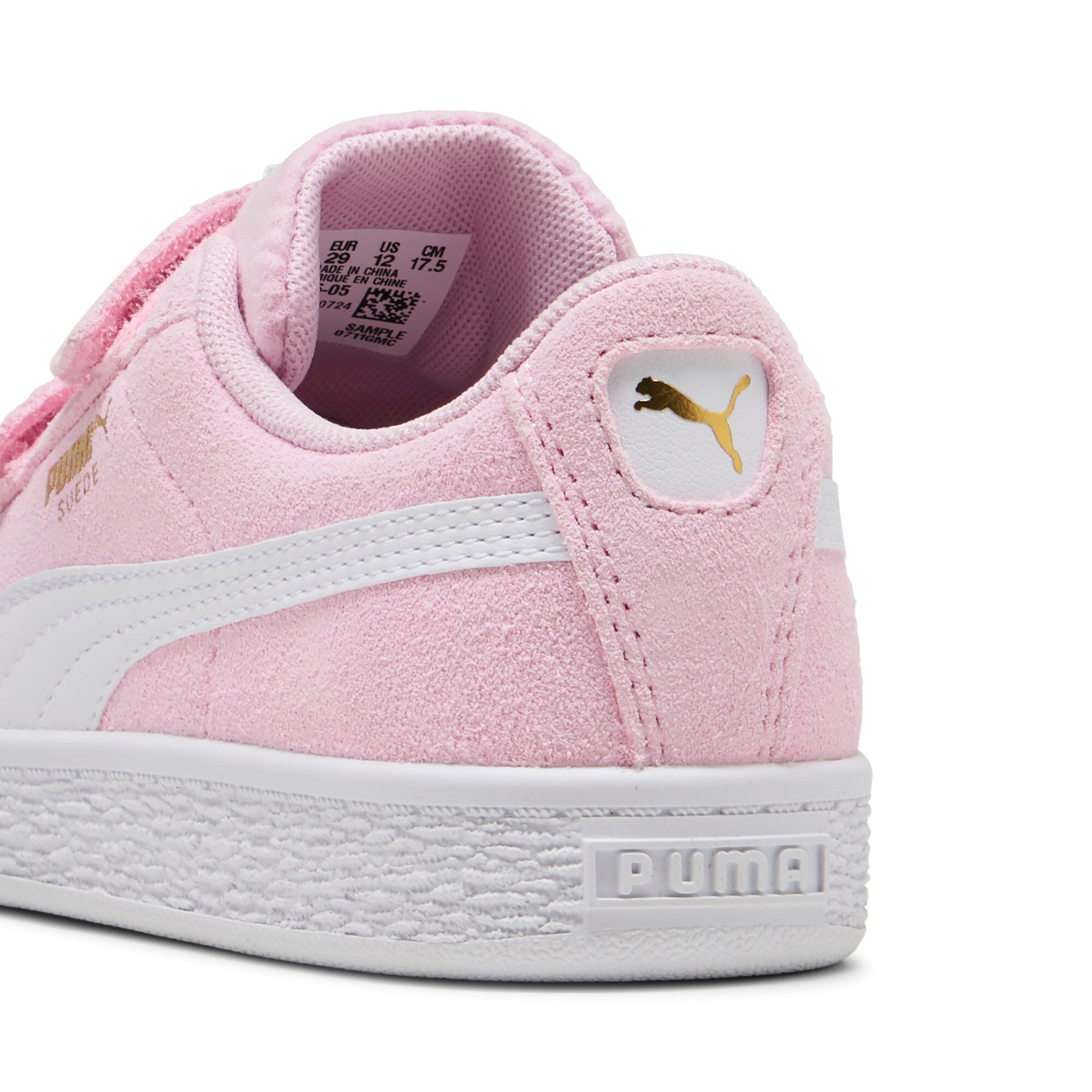 נעל סניקרס ורודה לנשים זמש עם פס לבן וסמל פומה מוזהב על העקב