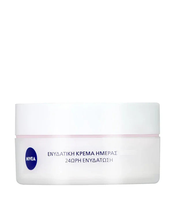 קרם לחות יום NIVEA באריזת 24 שעות, מוצר טיפוח מהמותגים המובילים באתר CHOZEN