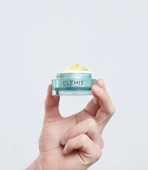 קרם עיניים ELEMIS Pro-Collagen מוחזק ביד, מוצר יופי של מותג מוביל CHOZEN