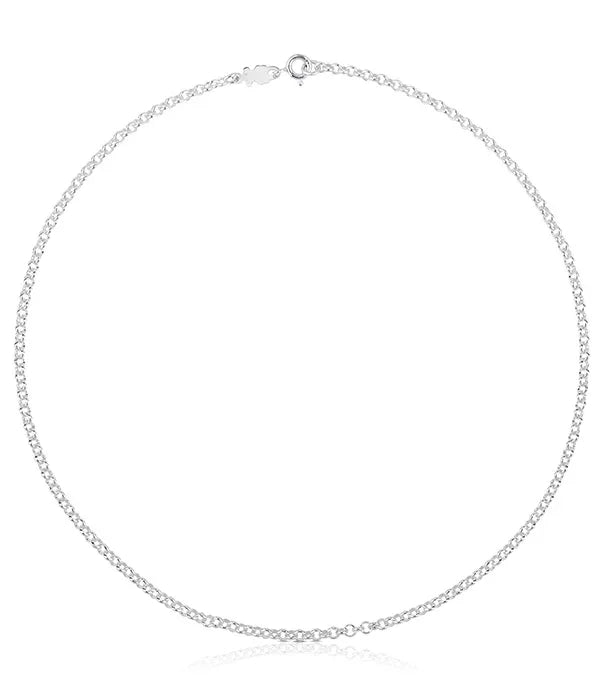 שרשרת כסף דקה ואלגנטית מבית CHOZEN, מצולמת על רקע לבן