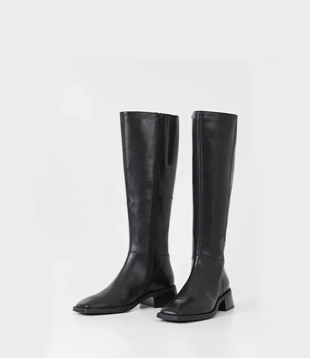 מגפי עור שחורות גבוהות לנשים, עיצוב אלגנטי, מבית CHOZEN, רקע לבן