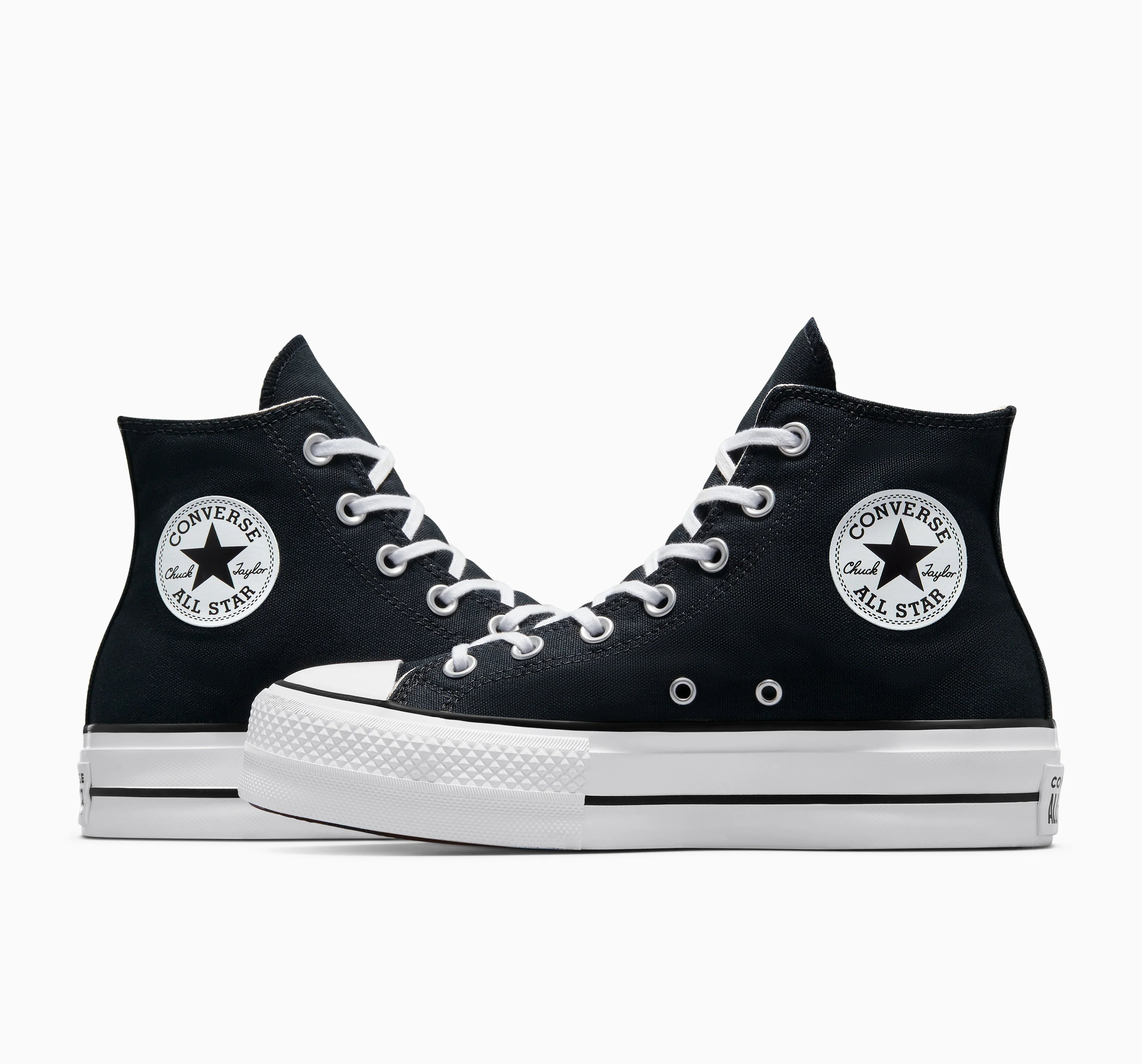 נעלי קונברס גבוהות שחורות עם סוליה לבנה, דגם All Star, ב-CHOZEN ישראל