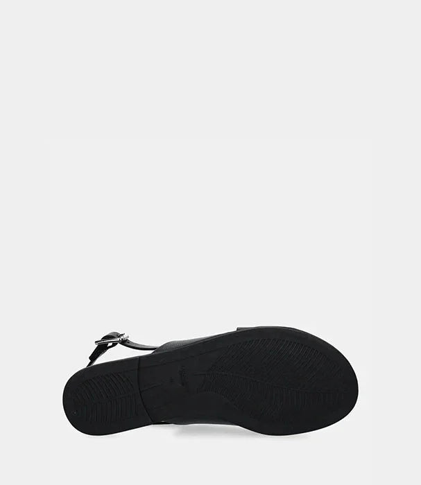 סוליה שחורה של סנדל עור, צילום מבית CHOZEN, קבוצת אלפא