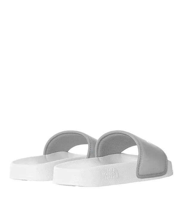 כפכפי THE NORTH FACE אפורים בהירים, נראים מהצד האחורי, על רקע לבן, CHOZEN