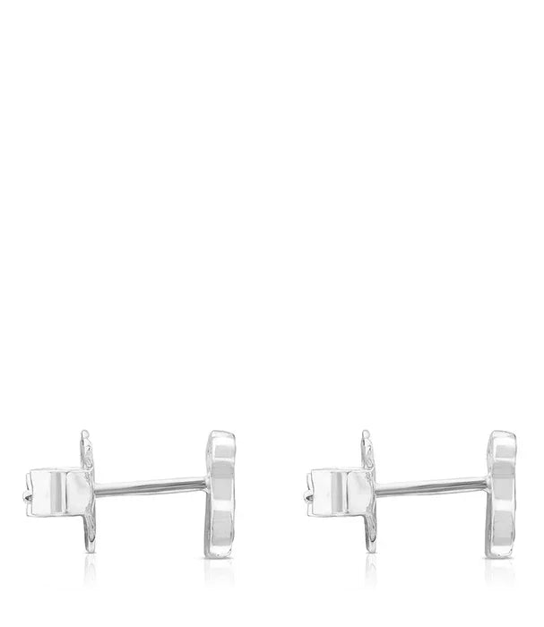 עגילי כסף גיאומטריים עדינים של CHOZEN על רקע לבן, תכשיטי יוקרה לאישה