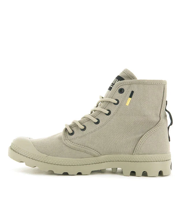 מגף בד גבוה בצבע בז' עם שרוכים, אופנתי מבית CHOZEN, מיובא על ידי קבוצת אלפא