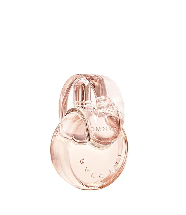 בושם BVLGARI OMNIA בעיצוב ייחודי, מותג יוקרה בינלאומי, מוצג על רקע לבן באתר CHOZEN