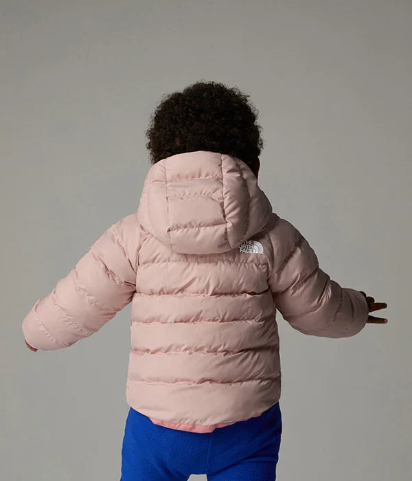 ילד עם מעיל פוך ורוד של The North Face, בגדי חורף, בלעדי CHOZEN