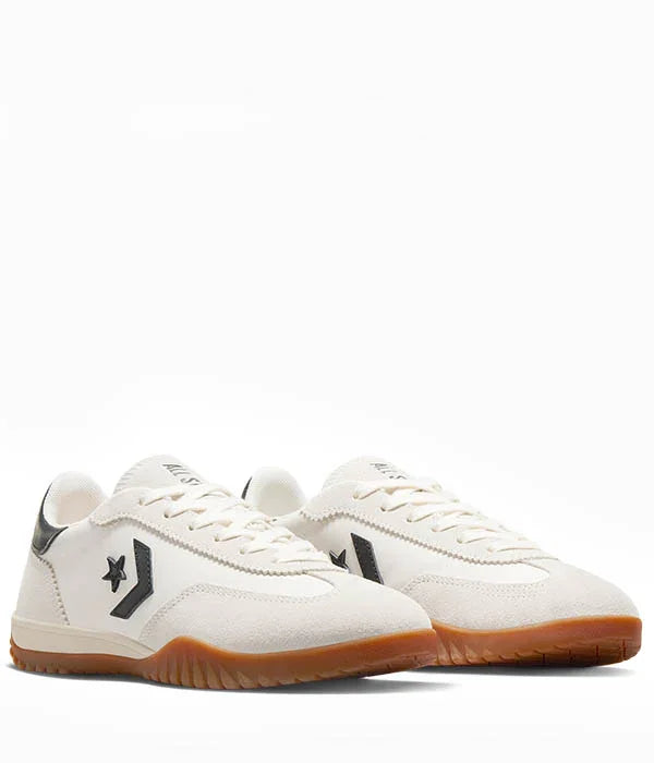 נעלי סניקרס לבנות עם סוליית גומי חומה, לוגו כוכב שחור, מותג אופנה מוביל CHOZEN