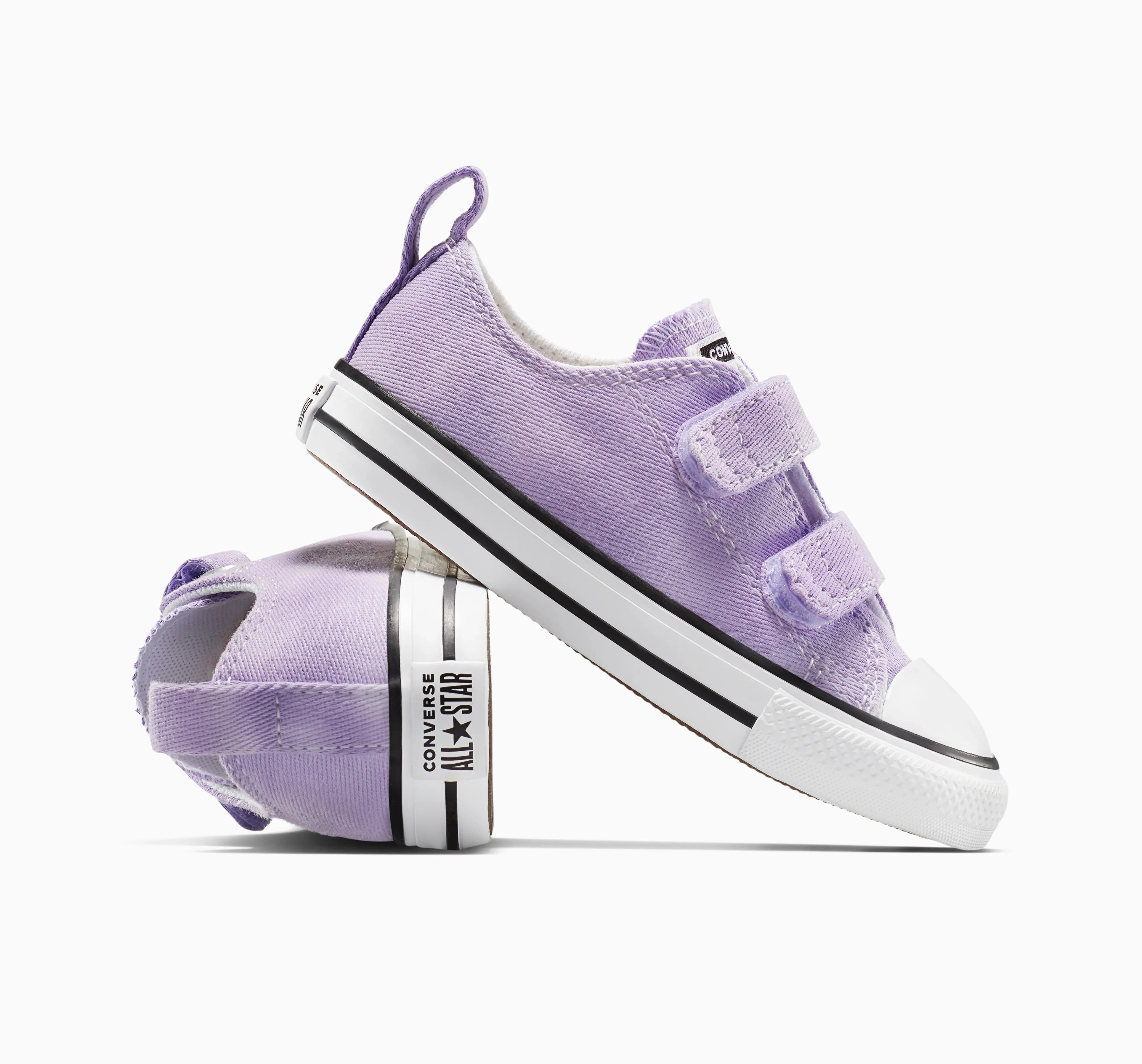 נעלי סניקרס סגולות לילדים עם סקוץ' של Converse All Star, נעלי מותג אופנה באתר CHOZEN