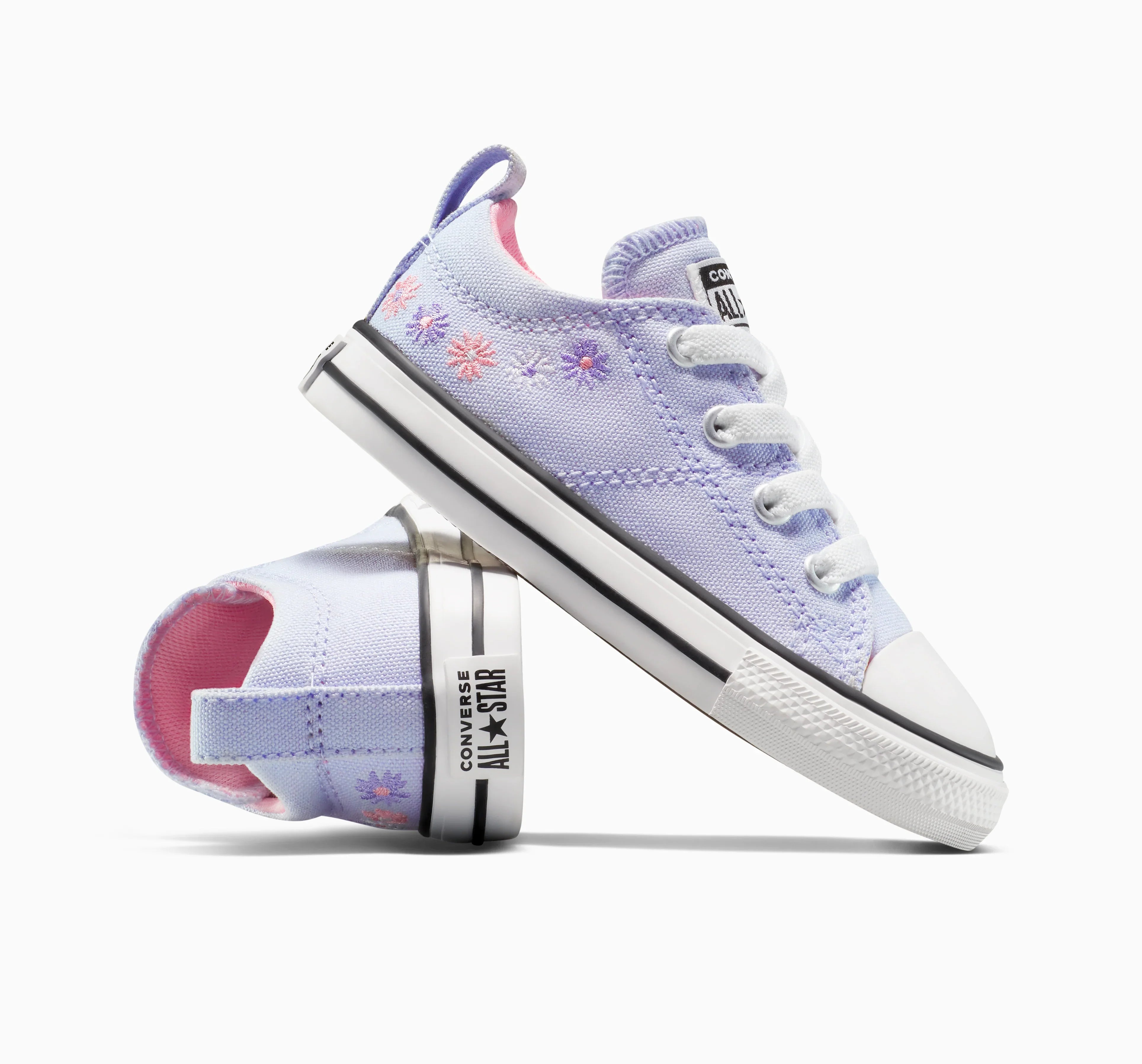 נעלי ילדים סניקרס CONVERSE ALL STAR לילדות בצבע סגול בהיר עם רקמת פרחים, נמכר ב-CHOZEN