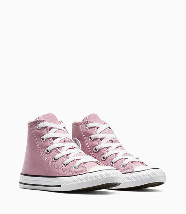 נעלי סניקרס גבוהות ורודות עם שרוכים לבנים רקע לבן, נעלי אופנה CHOZEN