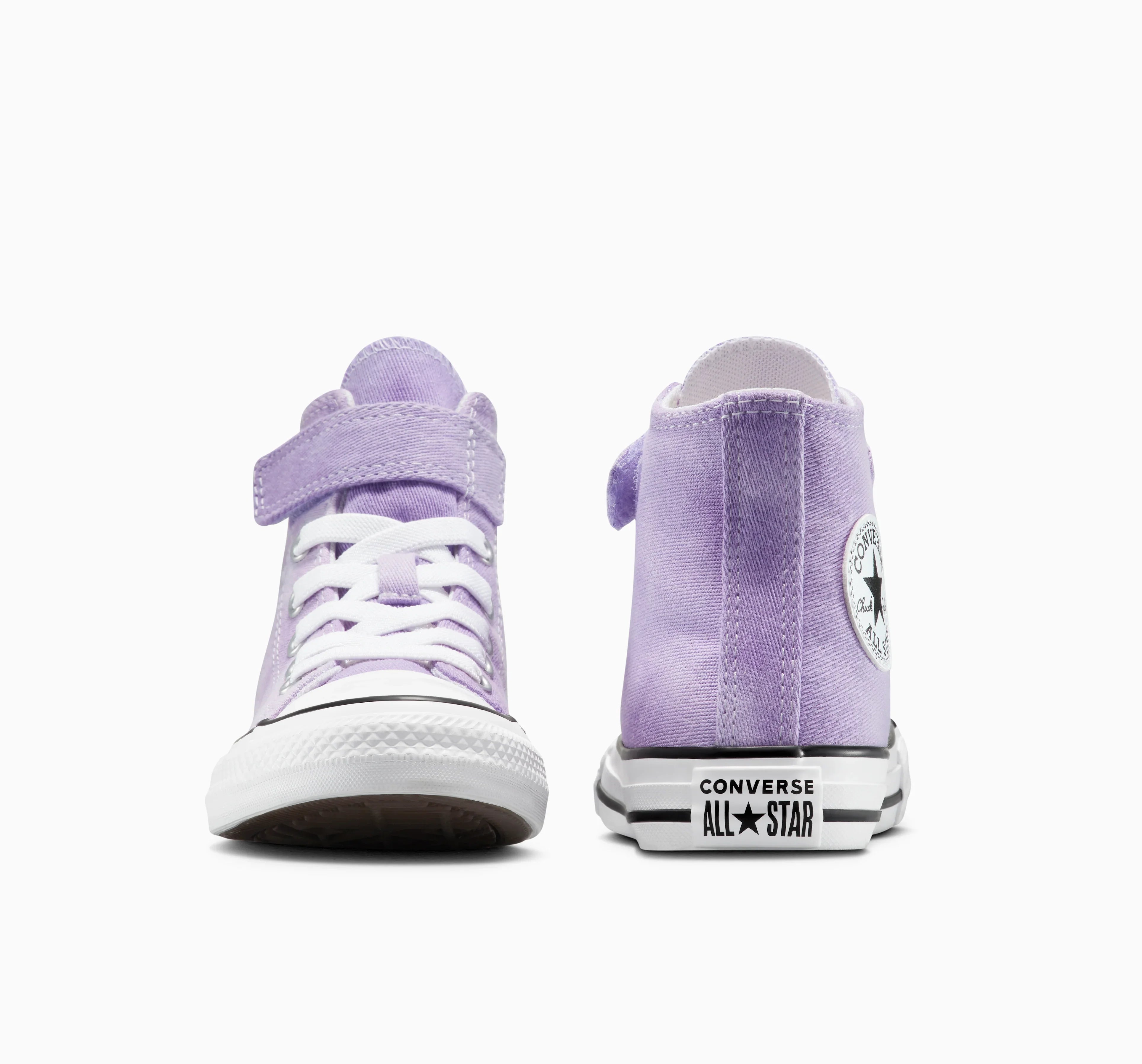 נעלי סניקרס קונברס לילדים בצבע סגול, דגם All Star, מוצג בחזית ובגב, מבית CHOZEN
