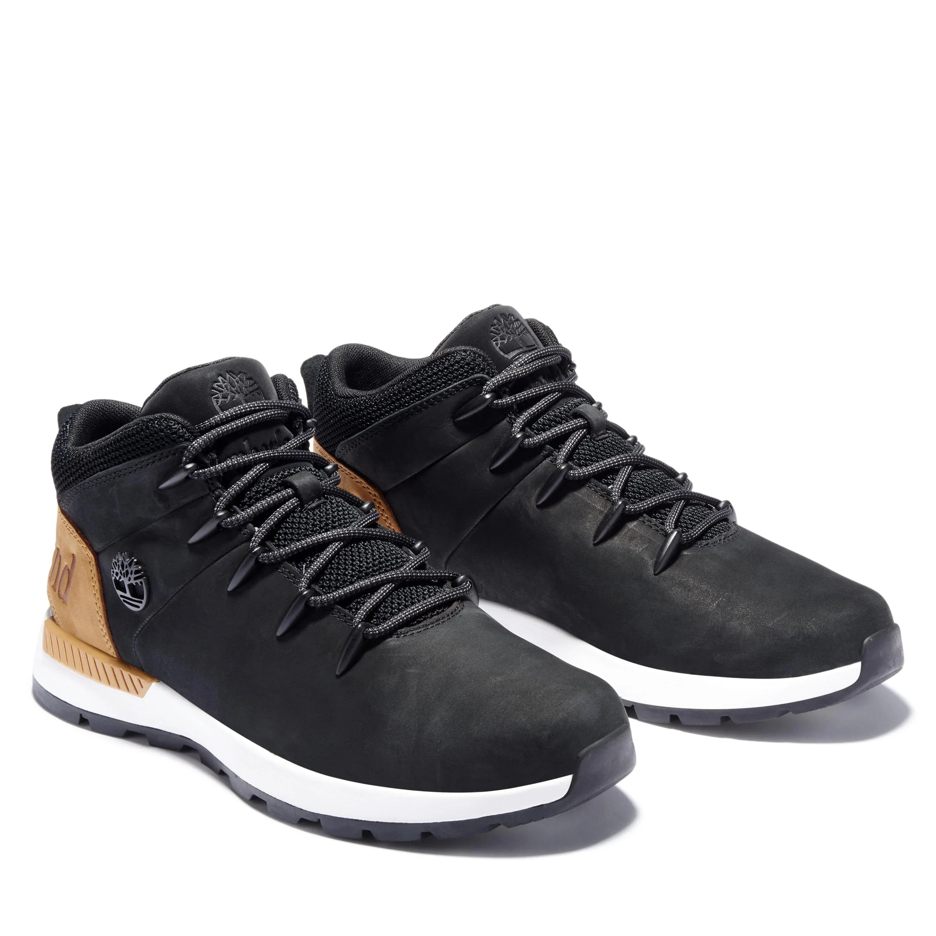 נעלי טימברלנד גברים שחורות עם סוליה לבנה ופרט חום, מבית המותג CHOZEN
