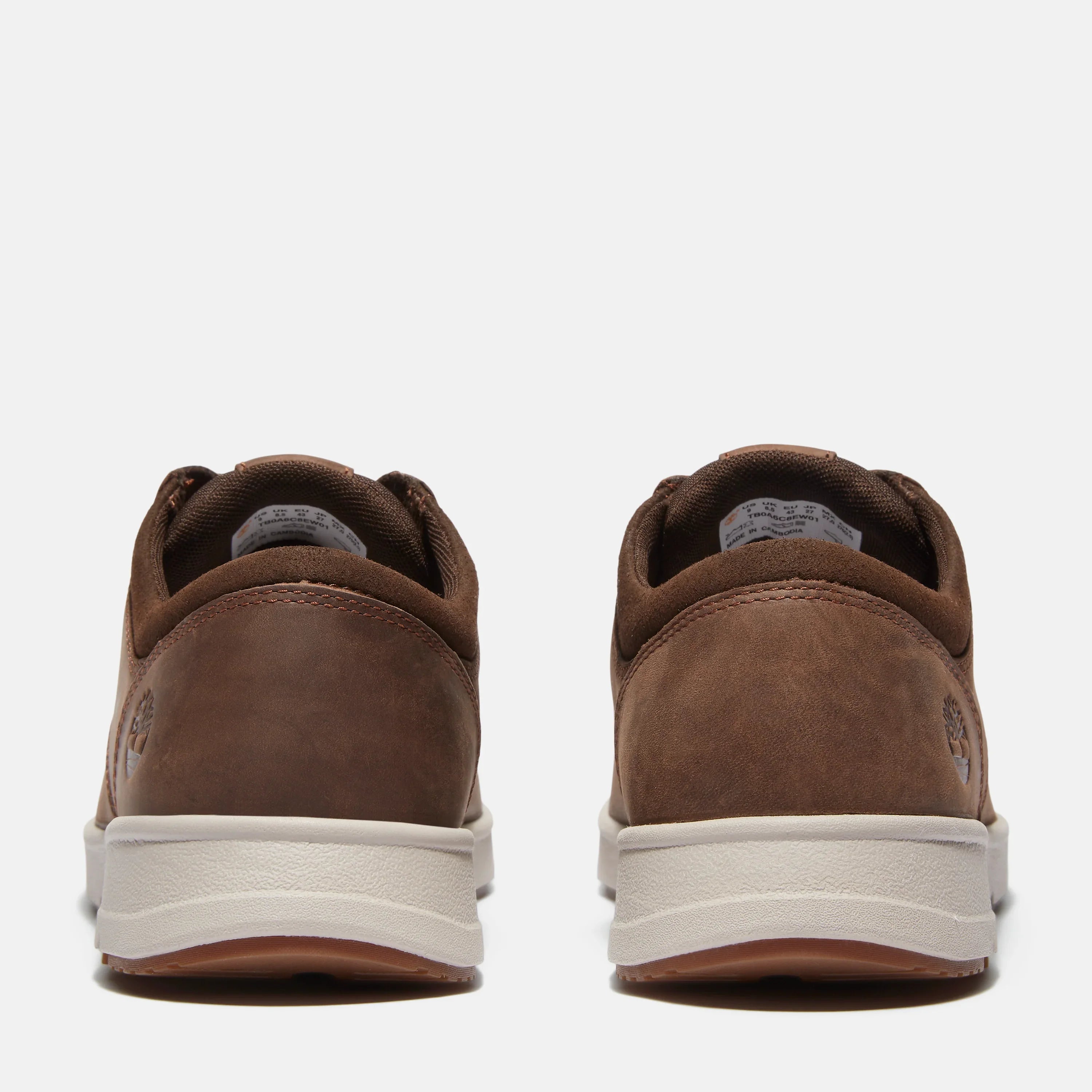 נעלי סניקרס חומות לגברים מבית Timberland בצילום אחורי, נמכרות באתר CHOZEN