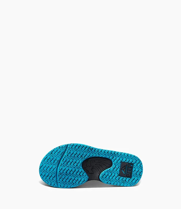 סוליית נעל ספורט כחולה עם עיצוב ייחודי, CHOZEN מותגים מובילים, קבוצת אלפא