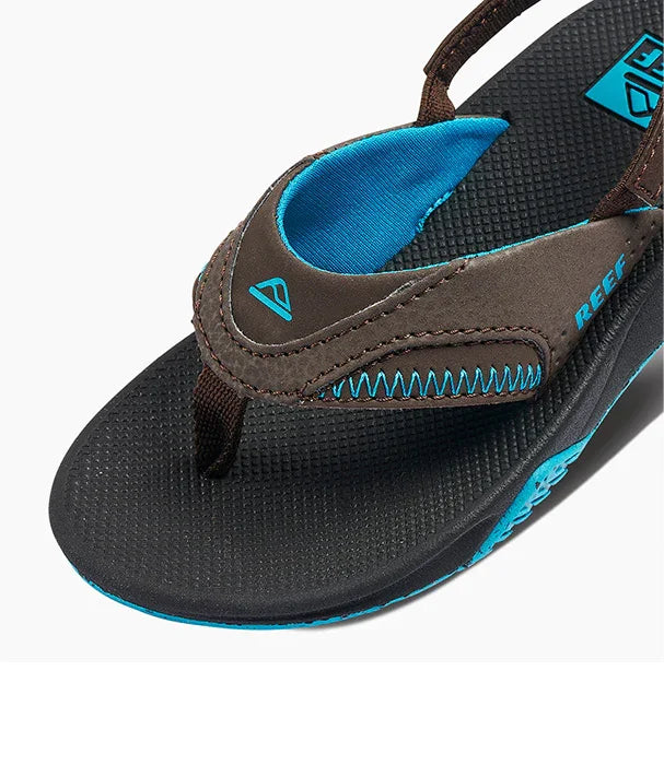 כפכף ריף לגבר בצבע שחור-חום עם דגשי תכלת, מוצר נעליים CHOZEN מותגים מובילים