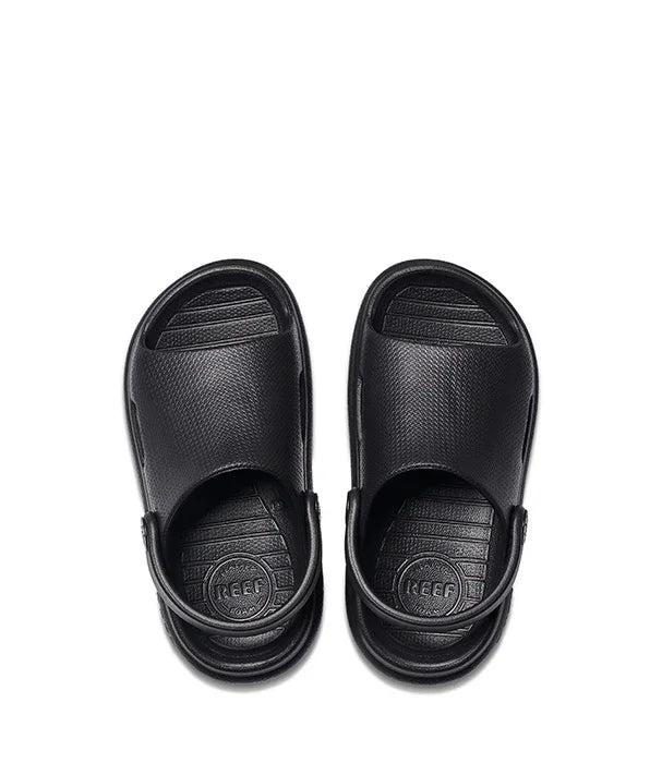 כפכפי סלייד שחורים מבית REEF, עיצוב מודרני, נמכרים באתר CHOZEN קבוצת אלפא