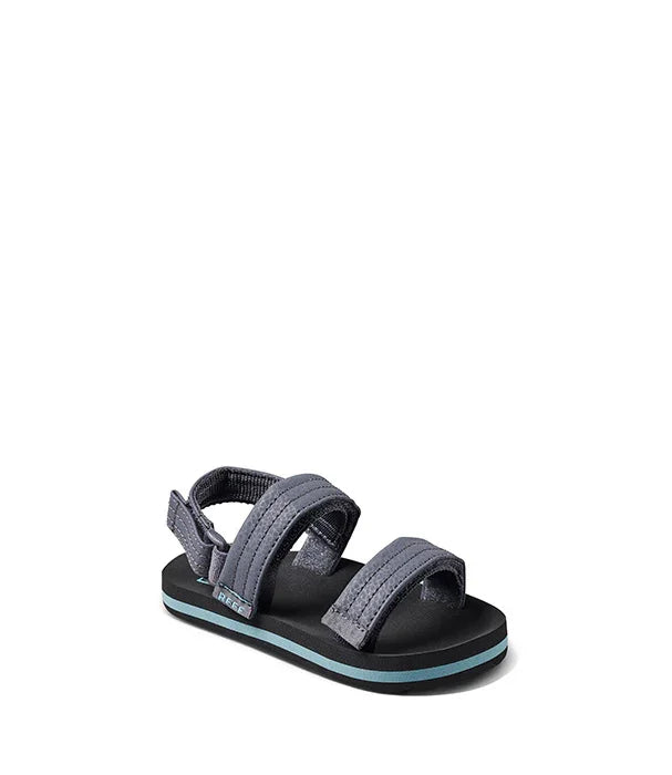 סנדל ילדים אפור עם רצועות סקוצ' מבית המותג CHOZEN, תצוגת מוצר על רקע לבן