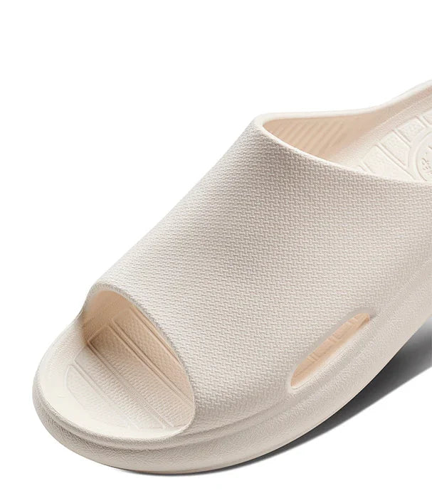כפכף גומי לבן בסגנון מודרני, נעליים פתוחות של מותג CHOZEN