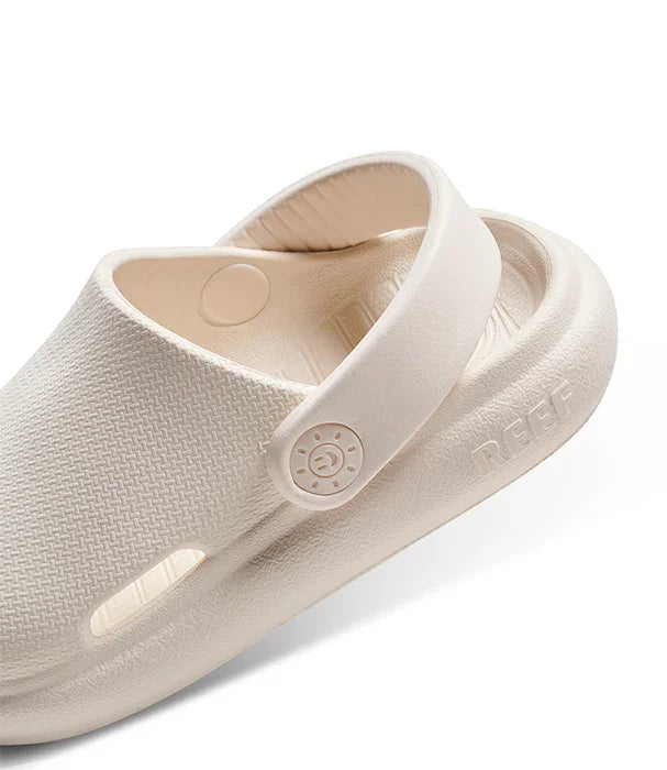 כפכף REEF בצבע שמנת עם רצועה אחורית, עיצוב ספורטיבי, מבית CHOZEN אלפא