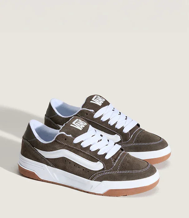 נעלי סניקרס ונאס חומות עם סוליה לבנה, דגם קלאסי ב-CHOZEN מותגים מובילים