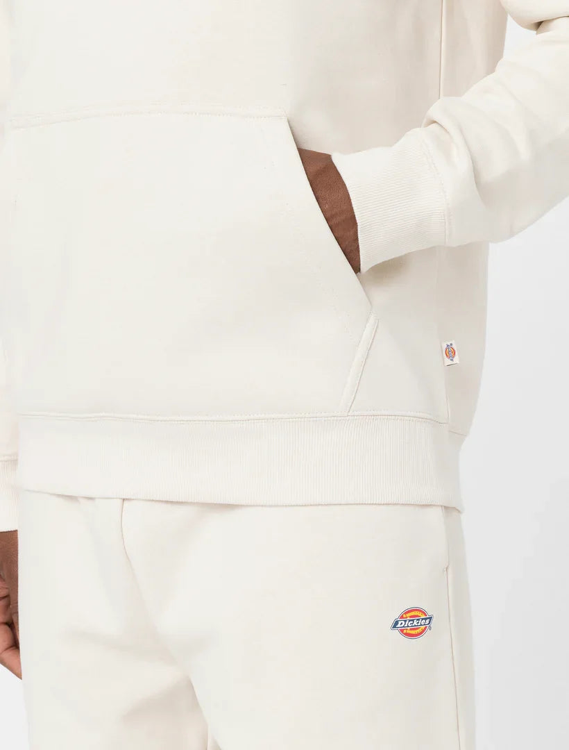 סט טרנינג בגוון קרם מבית Dickies עם לוגו מובלט, אופנת גברים ב-CHOZEN