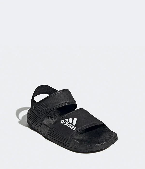 סנדל אדידס שחור לנוער עם סגירת ולקרו ולוגו לבן, קולקציית נעלי ספורט CHOZEN