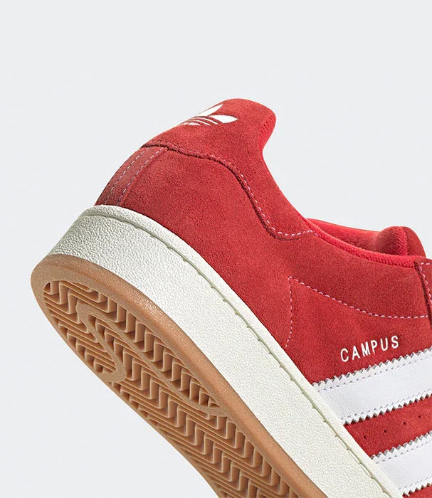 סניקרס אדידס CAMPUS אדום וורוד עם סוליה גומי, פרטים ברורים, ב-CHOZEN מותגים מובילים