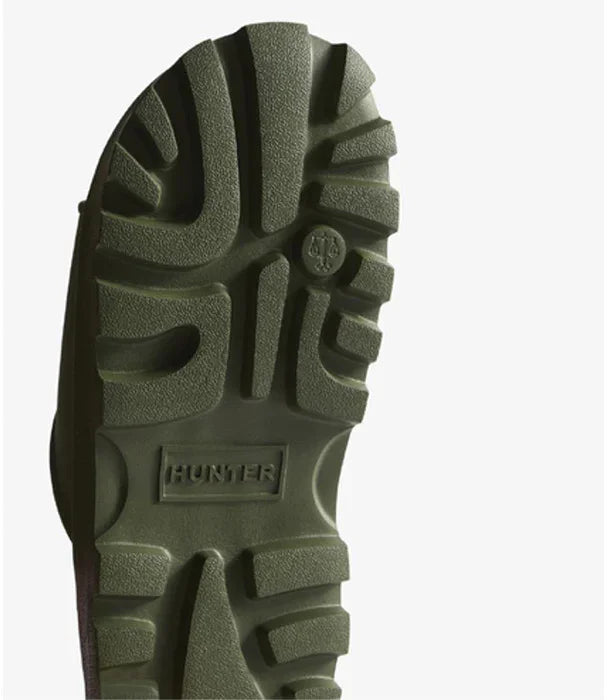 סוליית מגף ירוקה עם טקסטורת אחיזה ולוגו HUNTER, מותג טרנדי ב-CHOZEN