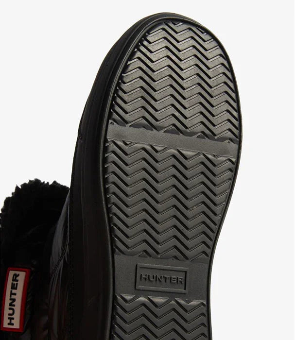 סוליית מגף Hunter שחורה עם דוגמת זיגזג, מותג מוביל ב-CHOZEN