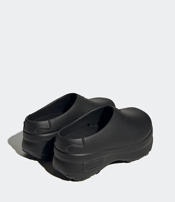 נעלי סלייד אוניס שחורות יוניסקס, עיצוב מודרני, נמכרות ב-CHOZEN, קבוצת אלפא