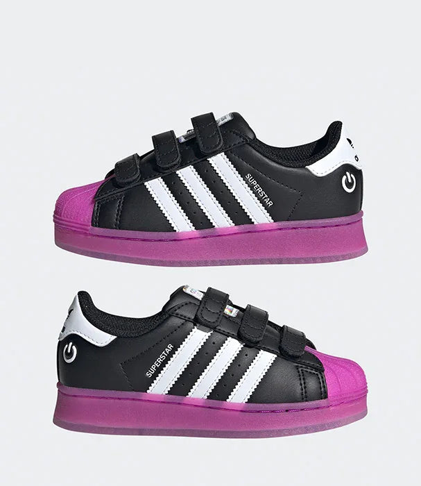 נעלי סניקרס Adidas Superstar לילדים בצבע שחור, סגול ולבן, כפול, דגם HOMEPAGE CHOZEN