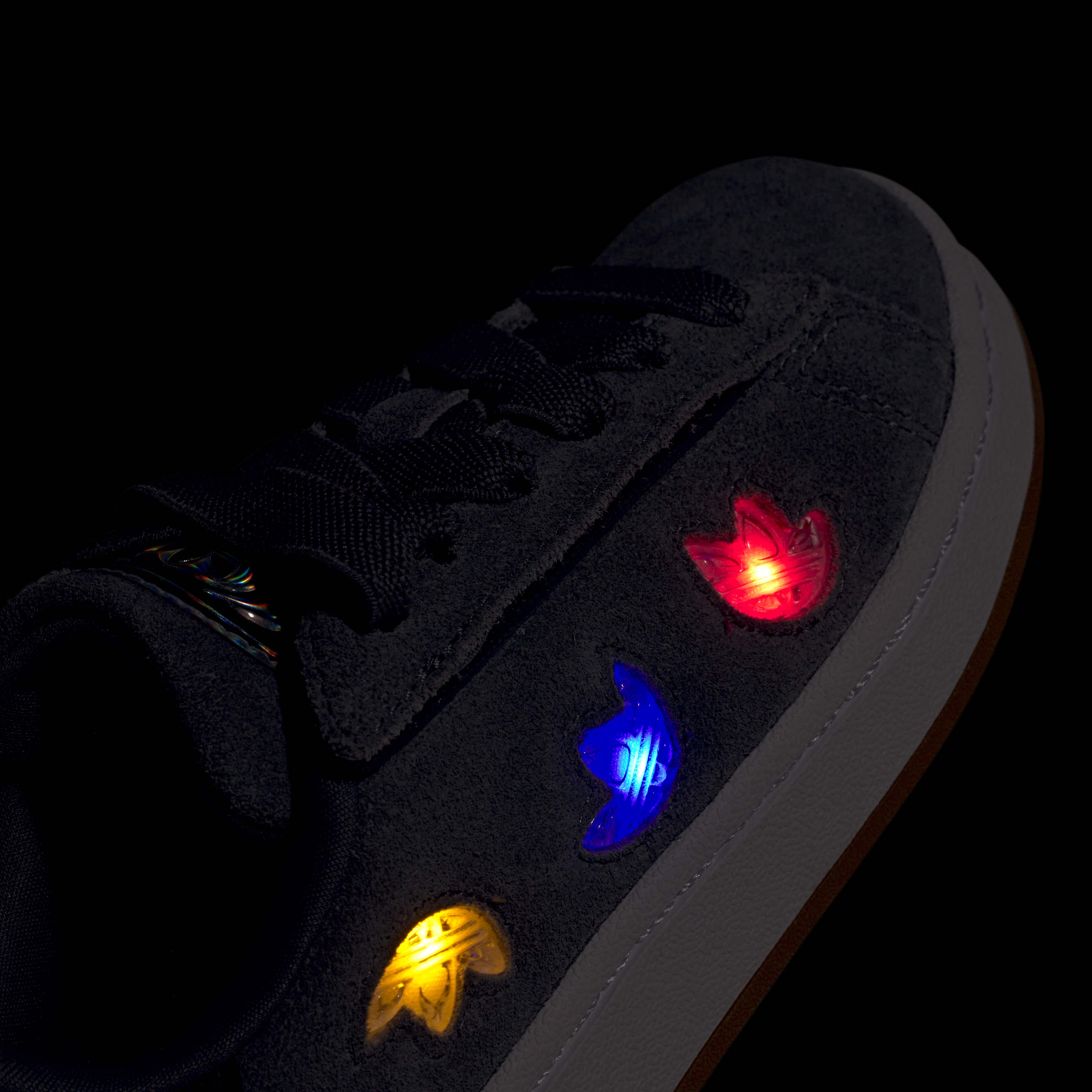 אדידס סניקרס CAMPUS 00S בשילוב אורות בסוליה לילדים