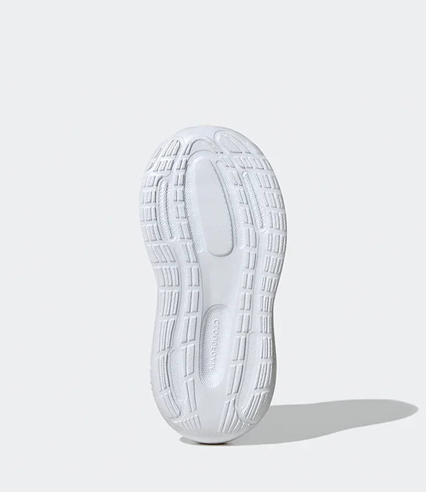 סוליית נעל ספורט לבנה לגברים על רקע אפור, נעלי CHOZEN מותגים מובילים