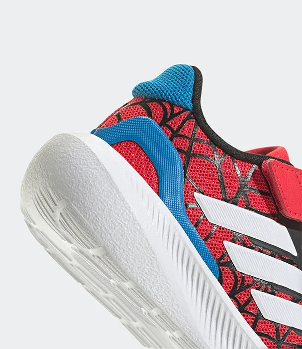 נעל ספורט ילדים אדומה עם פסי אדידס לבנים ועיצוב רשת, נמכרת ב-CHOZEN קבוצת אלפא