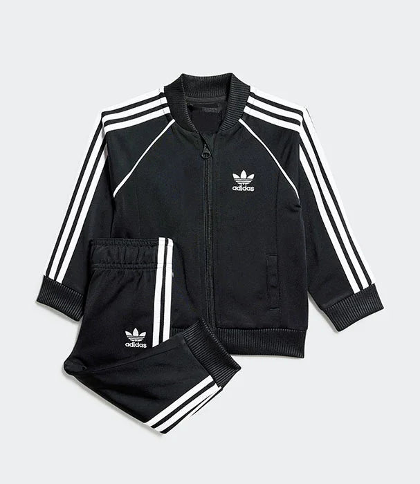 סט טרנינג ילדים אדידס שחור עם פסים לבנים, לוגו Adidas, ב-CHOZEN