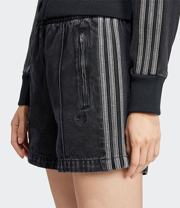 אדידס מכנסיים קצרים לנשים