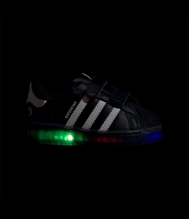 אדידס סניקרס SUPERSTAR LED LIGHTS בשילוב אורות בסוליה לתינוקות