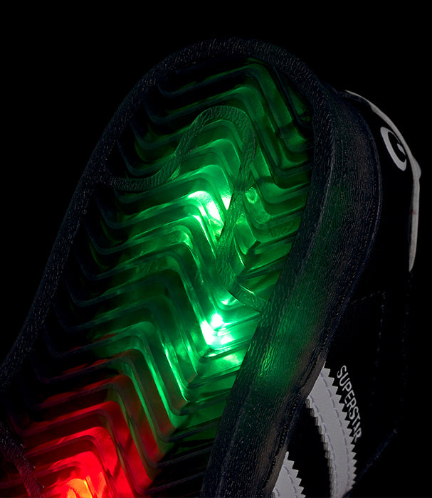 אדידס סניקרס SUPERSTAR LED LIGHTS בשילוב אורות בסוליה לתינוקות