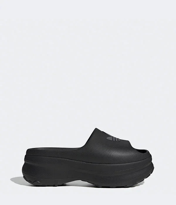 כפכף פלטפורמה שחור עם סוליה עבה ועיצוב מודרני, מבית מותגי CHOZEN