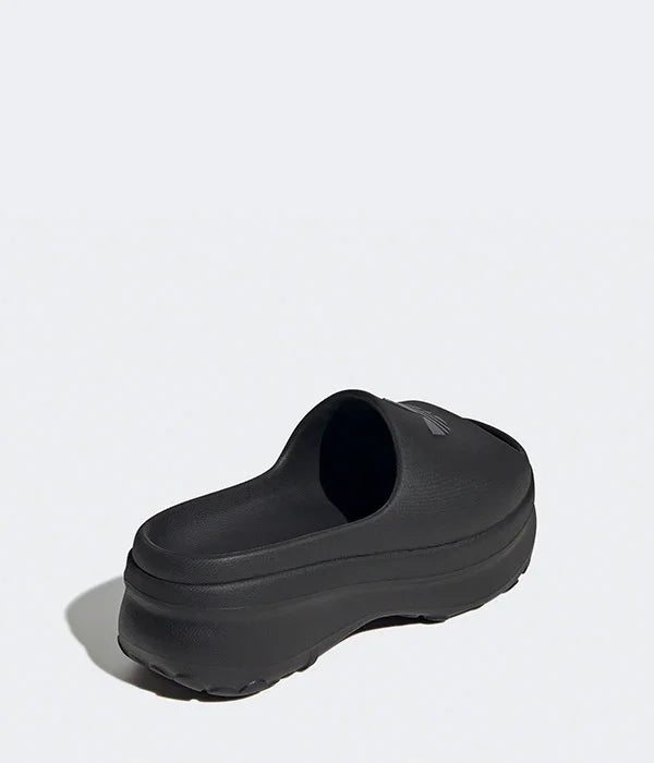 כפכף ספורט אפור עם סוליה מוגבהת מבית מותג מוביל ברשת CHOZEN