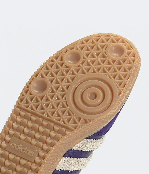 סוליית נעל אדידס ספורט בצבע חום עם דוגמה גאומטרית, דגם מקורי בחנות CHOZEN