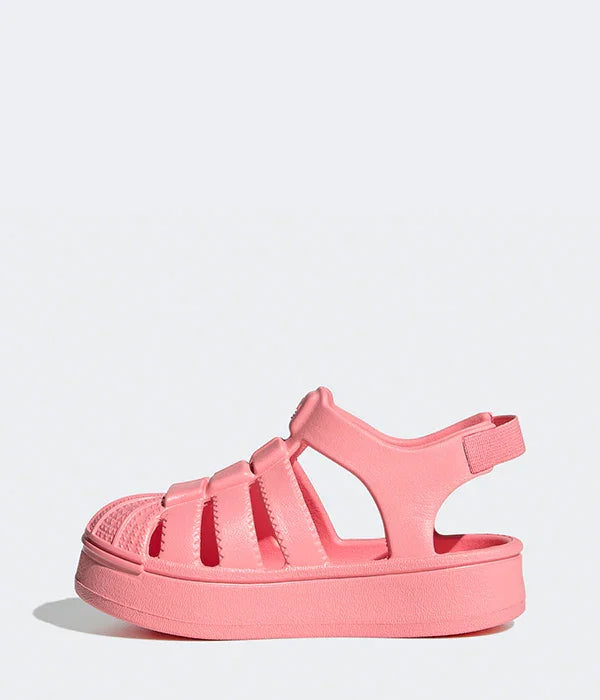 סנדל ילדים ורוד עם רצועות עבה, עיצוב מודרני, צילום צד, מוצג באתר CHOZEN