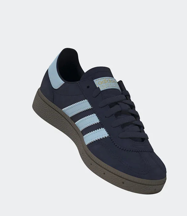 נעל אדידס גברית בצבע כחול כהה עם פסי שלושה לבנים, דגם קלאסי, בלעדי ב-CHOZEN